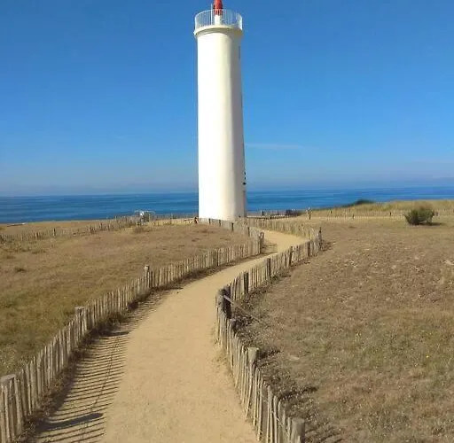 St Gilles Face 생 힐레르 드 리에