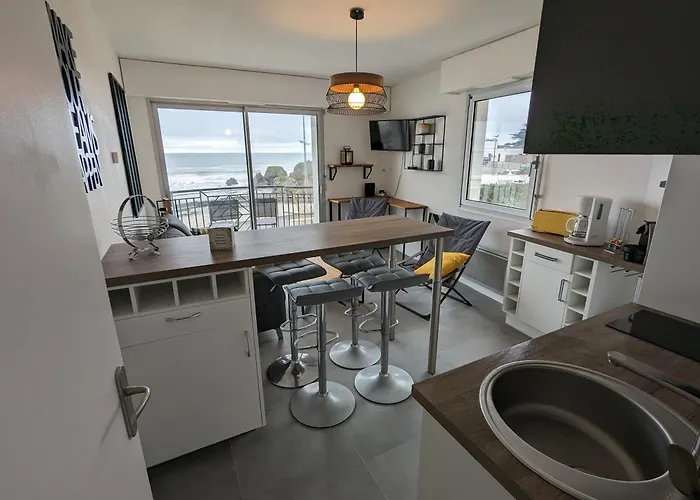 St Gilles Face * 생 힐레르 드 리에